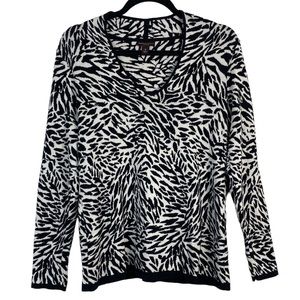 DANA Buchman Women’s Black White 100% Cotton Zebra Print V-Neck Sweater, Size M